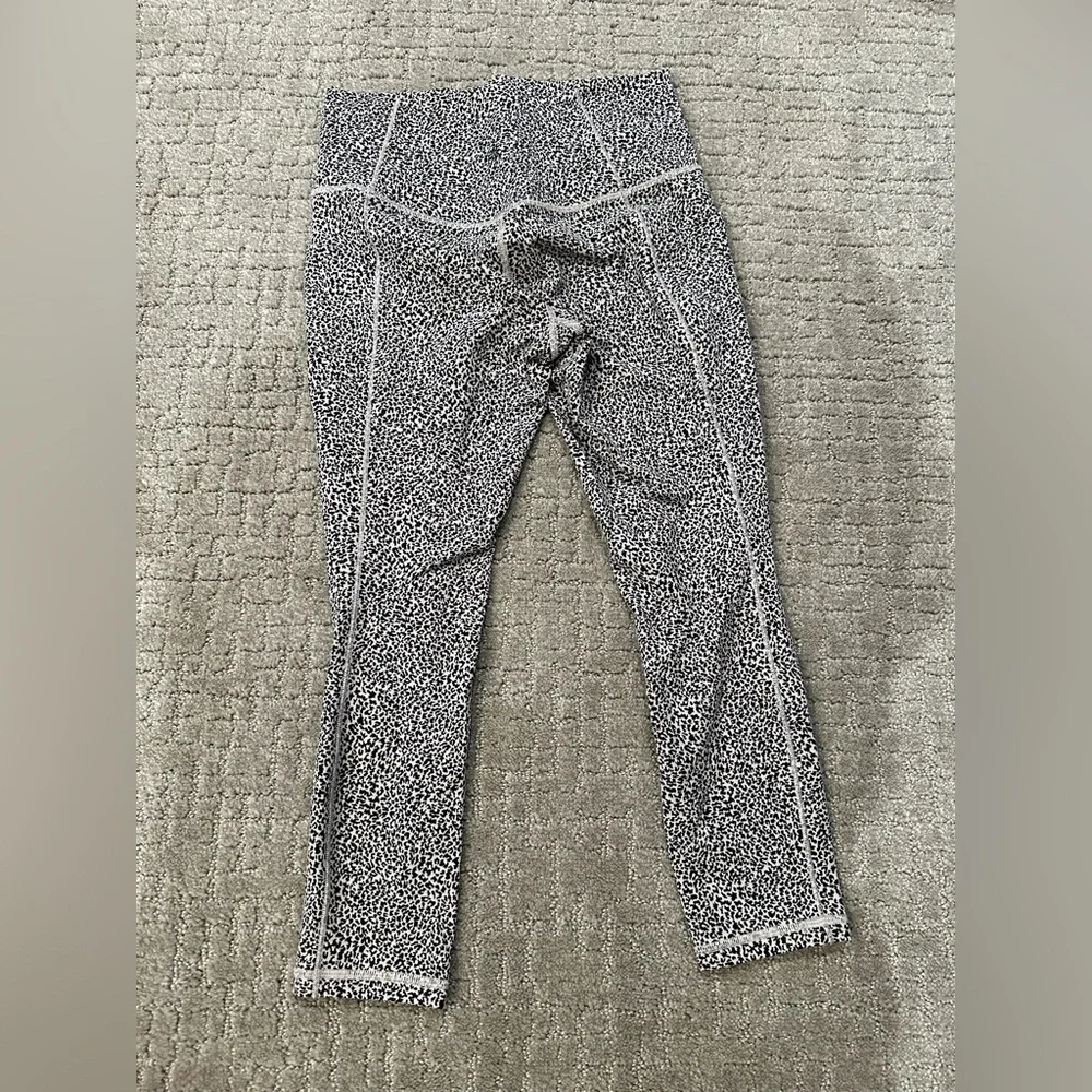 Athleta black and white micro leopard print crop leggings, SP - Picture 5 of 6